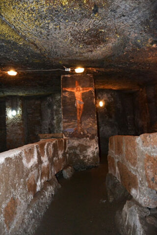 Crocefisso nelle Catacombe. 