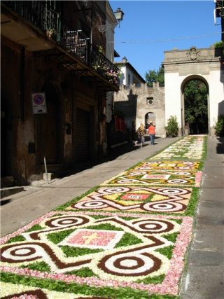 L’ INFIORATA DEL CORPUS DOMINI (Vignanello)